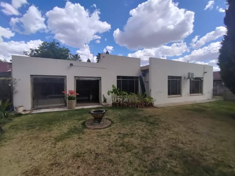 4 Bedroom Property for Sale in La Hoff North West